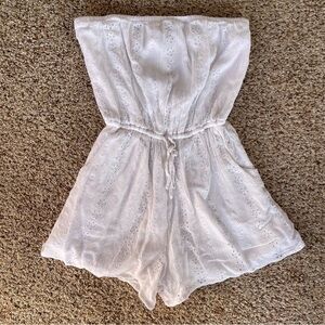 Hollister White Eyelet Girls Romper. Size XS